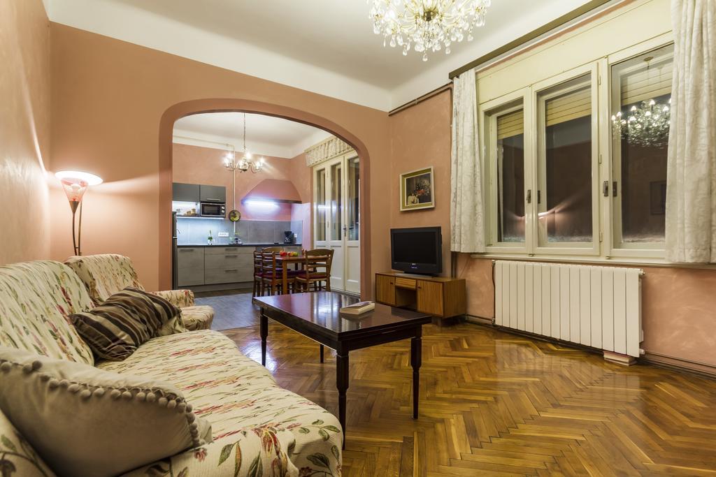 Spacious & Smart Center Apartment Pula Buitenkant foto