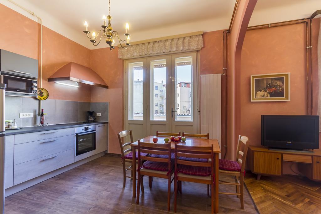 Spacious & Smart Center Apartment Pula Buitenkant foto