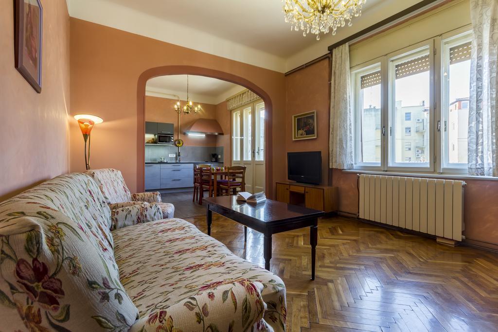 Spacious & Smart Center Apartment Pula Buitenkant foto